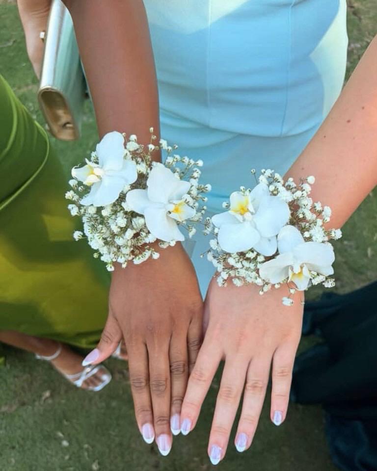 Category B corsage 3